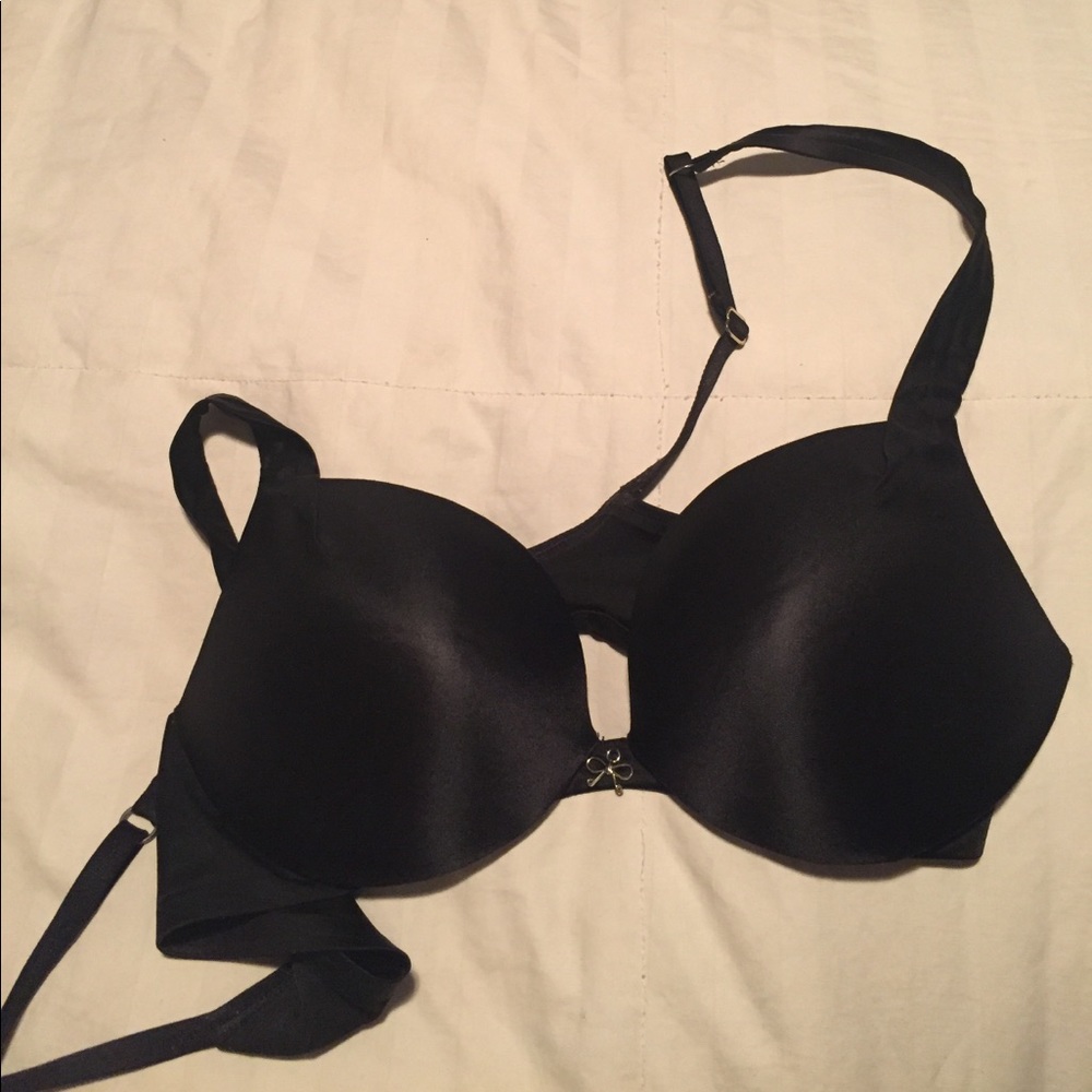 34B Victoria Secrets Plunge